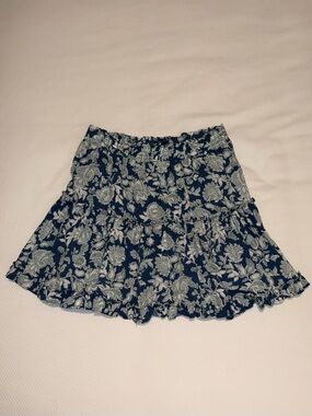 Shore skirt